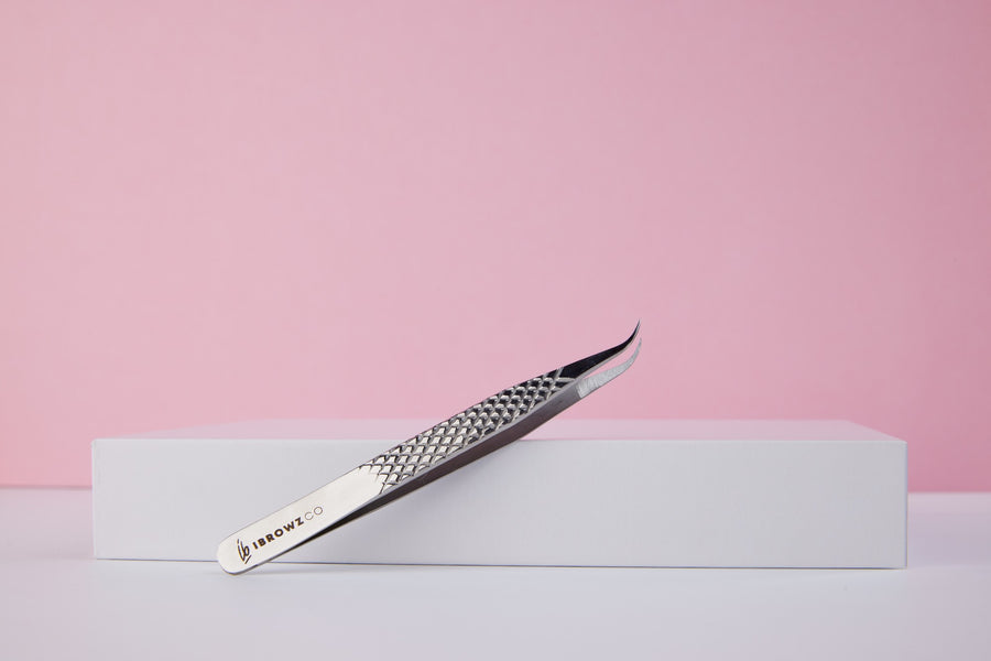 Curved Tweezer